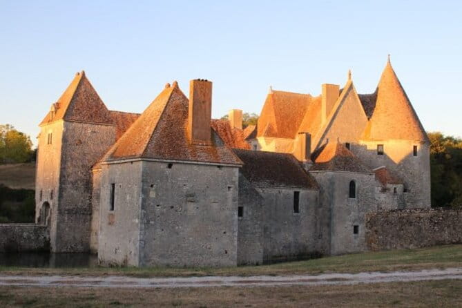 Château de Buranlure 1000 Years of History Heritage and Oenology - Exploring Buranlure: Heritage and Wine in the Loire Valley