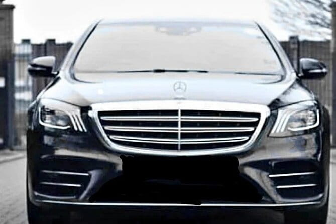 Chauffeur Service For Airport Transfers in London 2025 - Entering The Luxury Car: What You Can Expect