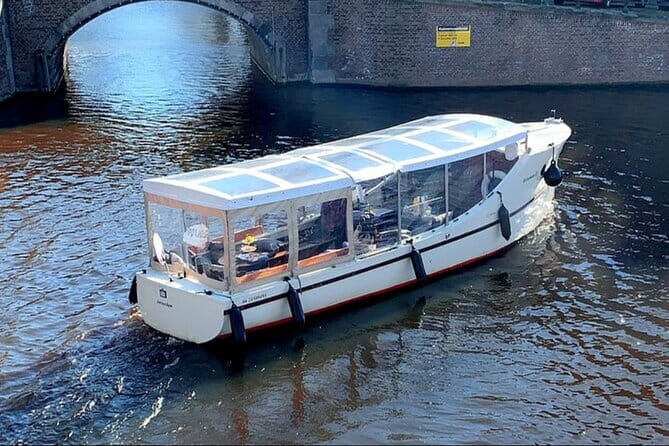 Cheese and wine cruise: Savor Amsterdams beauty and flavors - What’s Included and How It Enhances the Experience