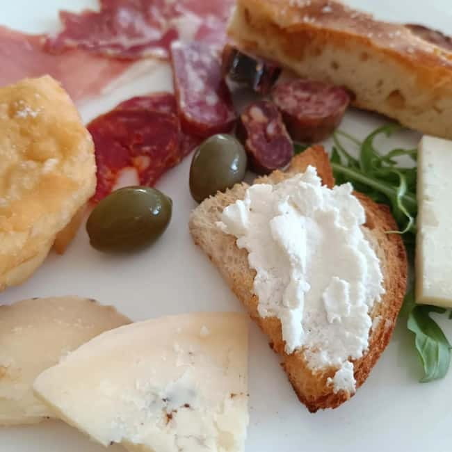 cheese-making workshop, excursion, and tasting in the Maiella Park - Price and Value