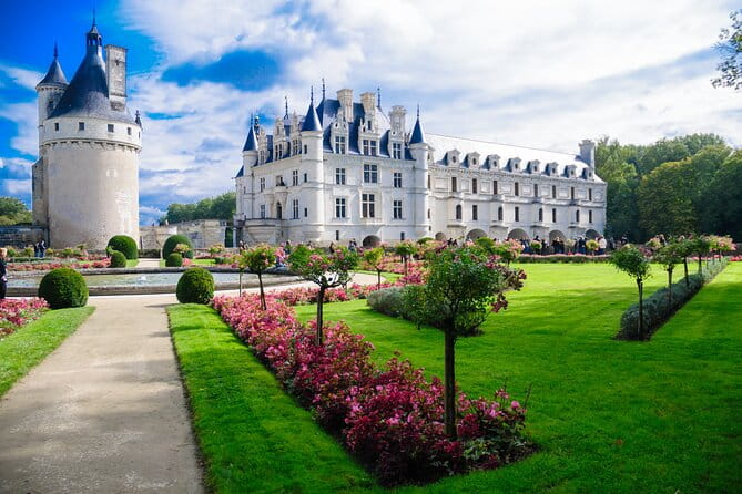Chenonceau Castle guided half-day trip from Tours - The Sum Up