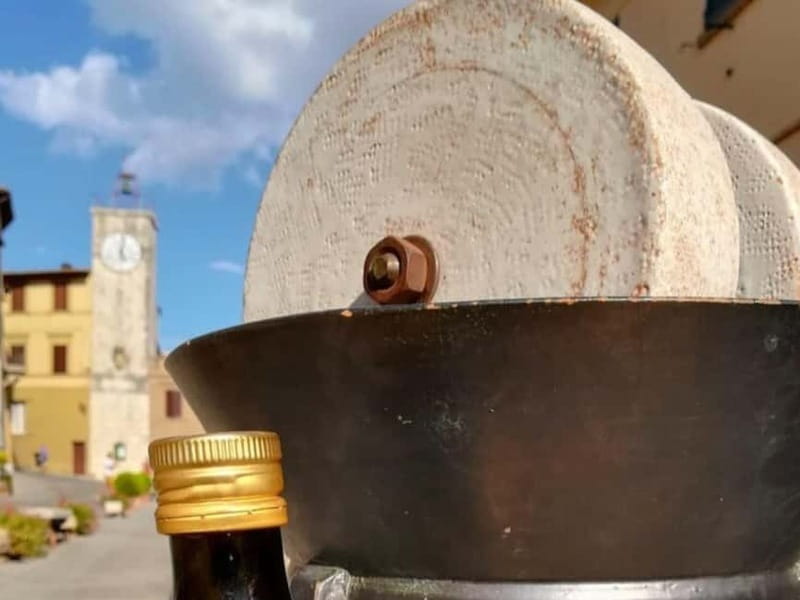 Chianciano: Olive Mill Tour with Oil and Food Tasting - Discovering the Heart of Tuscan Olive Oil