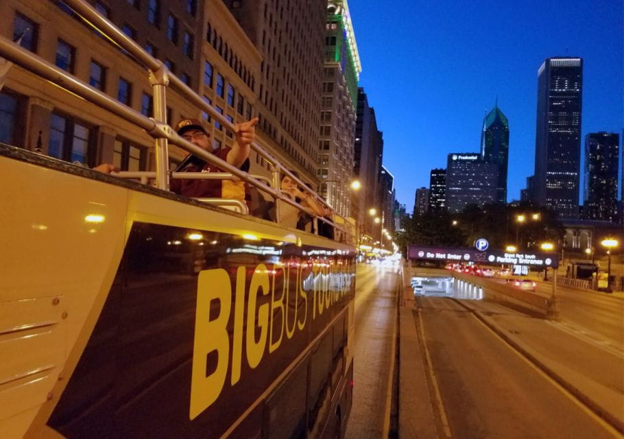 Chicago: Panoramic Sunset Tour With Live Guide - Vibrant Nightlife and Culture