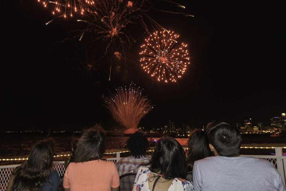 Chicago: Summer Fireworks Cruise With 3D Glasses and Music - Customer Reviews