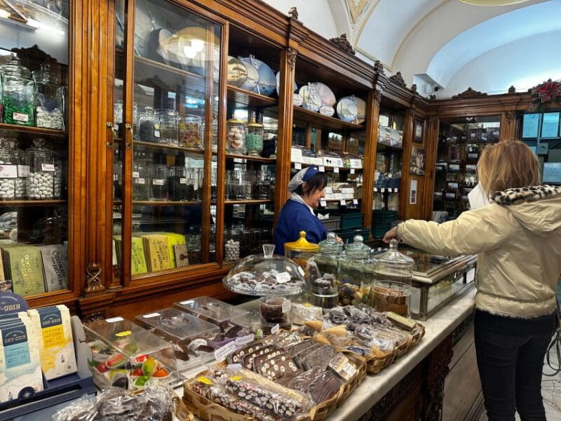 Chocolate and Pastry tasting tour in Napoli Old Town - Discovering Naples’ Sweet Side