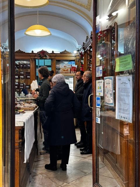 Chocolate and Pastry tasting tour in Napoli Old Town - The Allure of Authentic Neapolitan Pastries and Chocolates