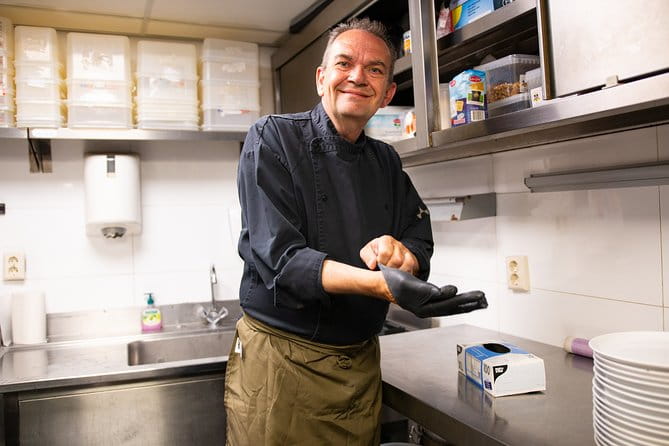 Chocolate fondue in the dark - Who Will Love This Experience?