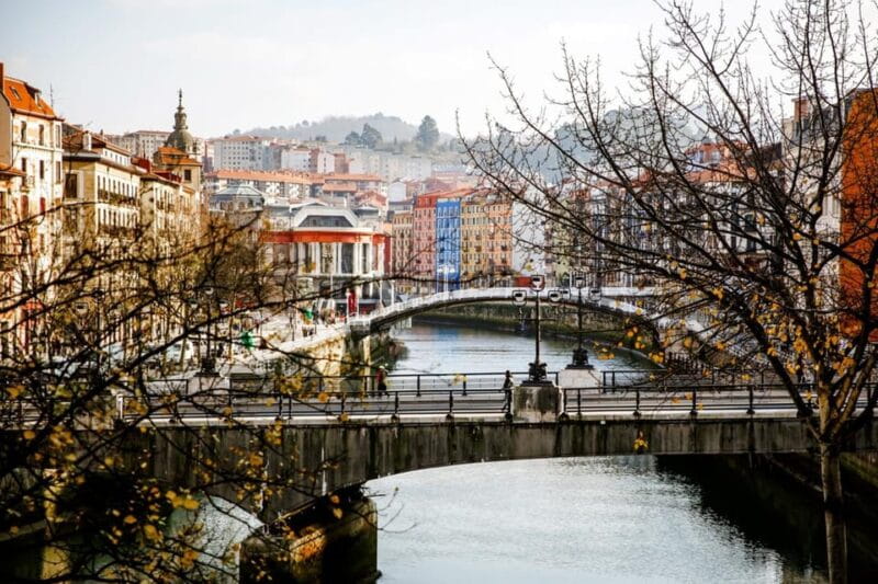 Christmas Charm of Bilbao: A Historic Walk - Exploring Bilbao’s Holiday Atmosphere: A Detailed Look