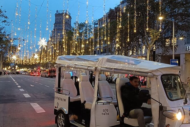 Christmas Lights Tour of Barcelona in Private Eco Tuk Tuk - Key Points
