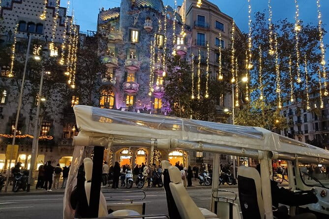 Christmas Lights Tour of Barcelona in Private Eco Tuk Tuk - Who Is This Tour Best For?