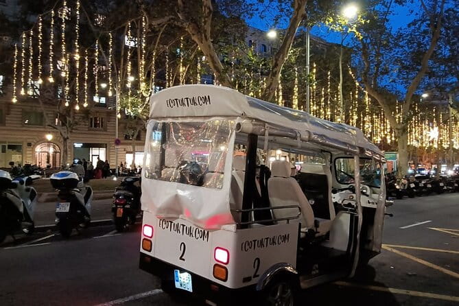 Christmas Lights Tour of Barcelona in Private Eco Tuk Tuk - FAQs