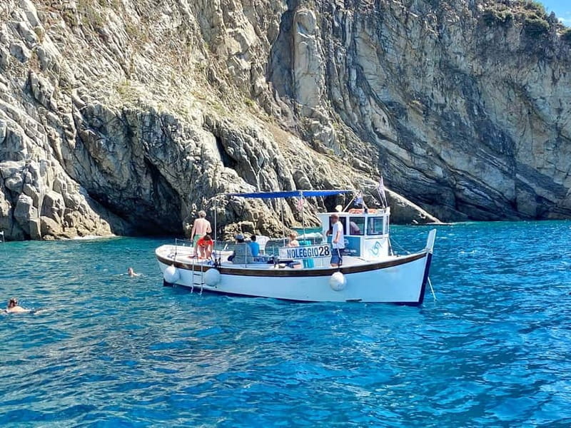 Cinque Terre daily boat tour with traditional ligurian gozzo - Detailed Itinerary Breakdown