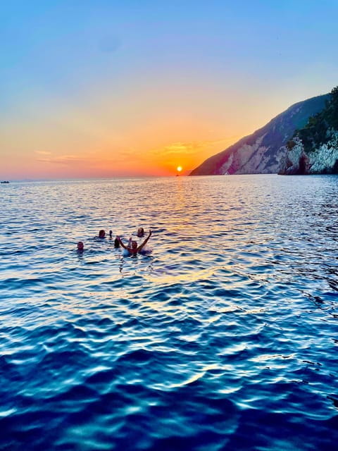 Cinque Terre Giro in Barca 4/8 ore con cibo e bevande - Exploring the Itinerary: What You Can Expect