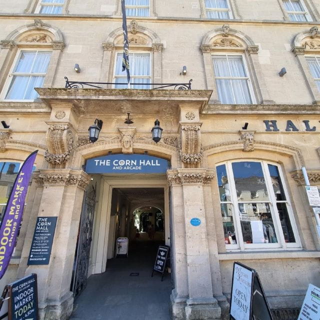 Cirencester's Hidden History: A Self-Guided Audio Tour - Discovering Cirencesters Medieval History