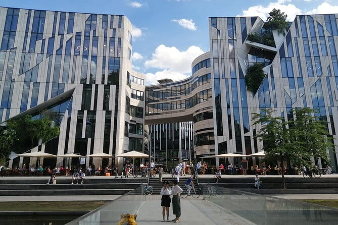 City game scavenger hunt Düsseldorf - independent city tour I discovery tour - Exploring Düsseldorf through a scavenger hunt — an authentic, flexible adventure