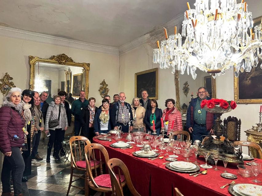 City Highlights Walking Tour in Spanish - What to Expect