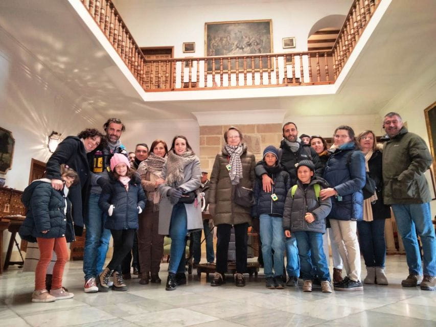 City Highlights Walking Tour in Spanish - Things To Know