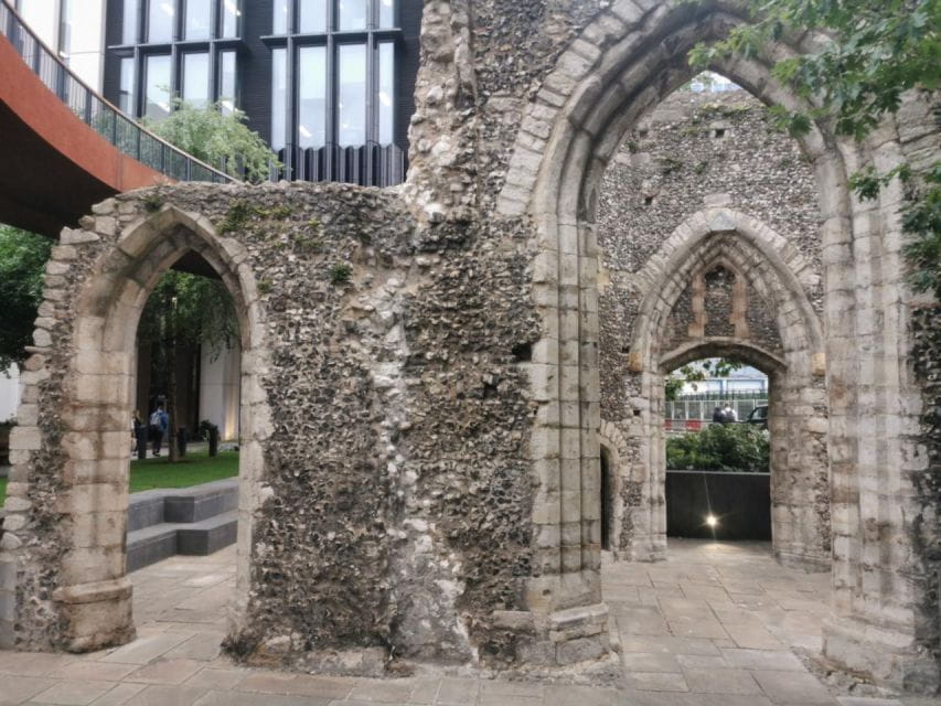 City of London Historical Walking Tour - The Roman Amphitheatre
