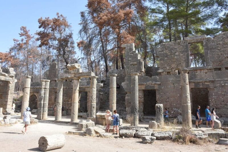 City of Side: Cabrio Bus & Green Lake Boat Tour with Lunch - FAQs