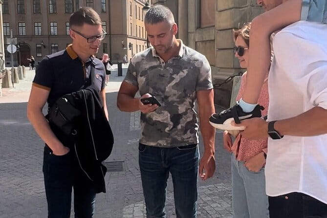 CITY QUEST Munich: reveal the secrets of this city! - Exploring Munich with a Smartphone: The Realities of City Quest