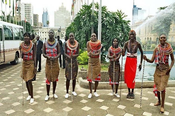 City Tour/Feel Like a Local for a Moment - See How Locals Live