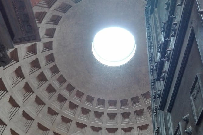 City walk through Spanish steps, Trevi fountain, Pantheon, Navona, Angel Castle - The Practicalities: What to Expect