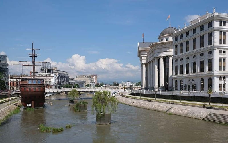 CITY WALKING TOUR - PROJECT SKOPJE 2014 - Key Landmarks of Project Skopje 2014