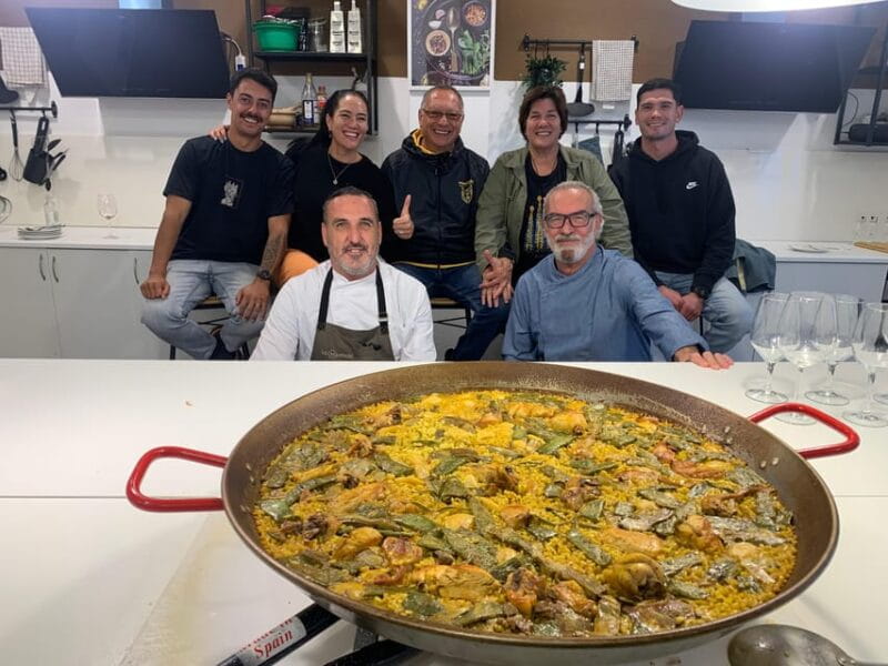 Class of Valencian Paella with welcome drinks and tapas - Key points / Takeaways