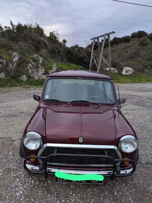 Classic Old Car for a Private Guided Tour of the Côte d'Azur - Entering the world of vintage charm