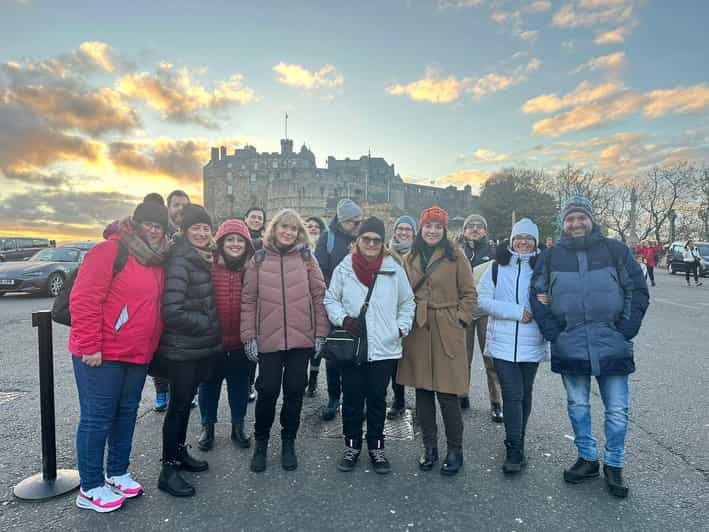 Classic Old Town Tour - Visiting Edinburgh Castle: Power and Prestige