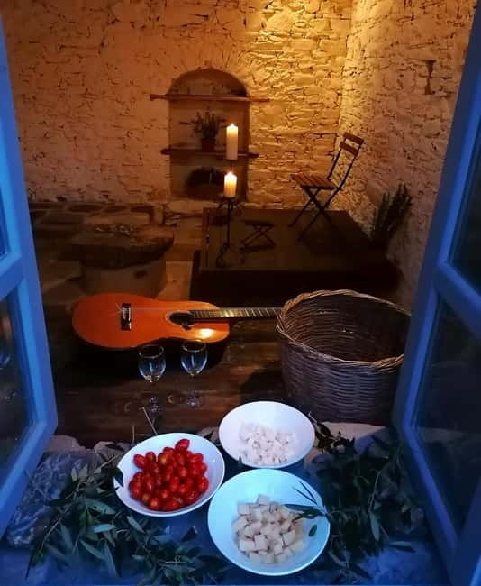 Classical guitar concert in a historic olive press - The ambiance: Night under the stars