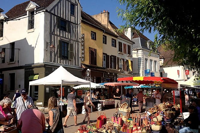 Clotilde Davenne wine and cheese pairing tasting in Chablis - Entering The World of Chablis Wines: What to Expect