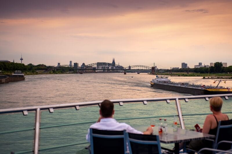 Cologne: 2-Hour Evening Cruise on the Rhine River - Setting the Scene: A Unique Way to See Cologne