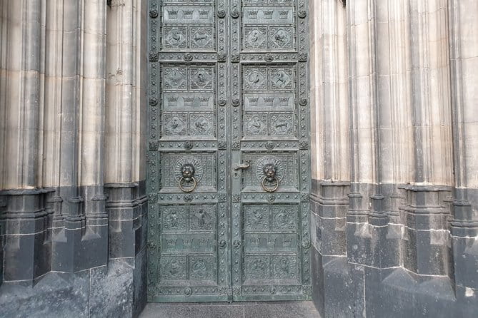 Cologne City Tour "Domstadt Experience" Exclusive tour for up to 12 people - Exploring Cologne’s Top Sights in Depth