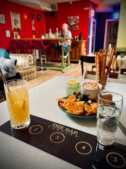 Cologne: Gin Tasting at The Bär with Welcome Cocktail - Discovering Cologne’s Hidden Gin Bar Scene