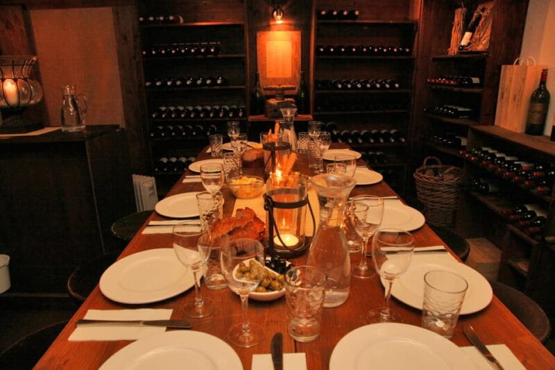 Cologne-Nippes: Gourmet wine tasting with cheese platter - The Experience in Detail