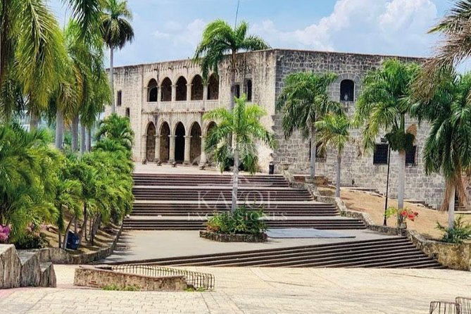 Colonial Experience Tour - Exploring the Museum