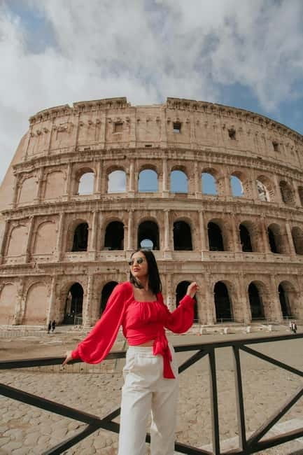 Colosseum Guided Tour Semi-Private Group on Free Entry Days - Entering the Colosseum: What to Expect