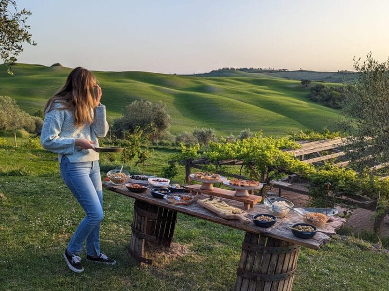 Communal dinner in an ancient Tuscan farmhouse - Price and Logistics