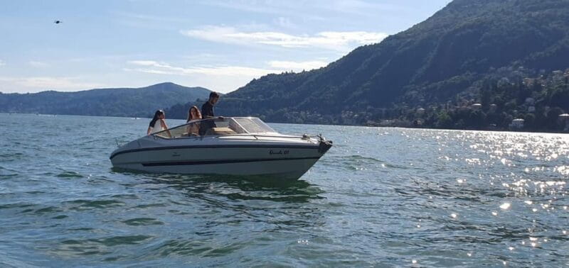 COMO LAKE : 1hr Private Boat Tour with skipper - A Closer Look at the COMO LAKE 1-Hour Private Boat Tour