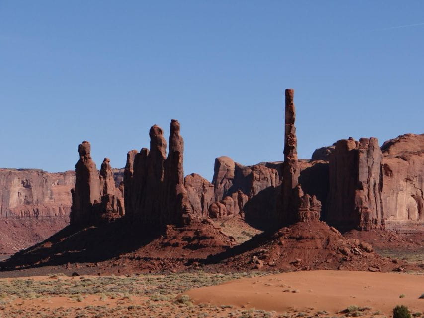 Complete 2.5 Hour Tour of Monument Valley (2 Person Minimum) - Park Entry and Accessibility