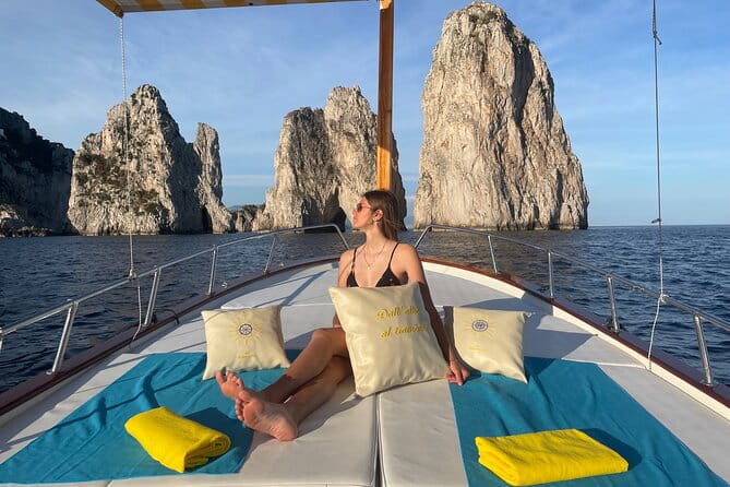 Complete Private Guided Two Hour Tour of the Coast of Capri - FAQ