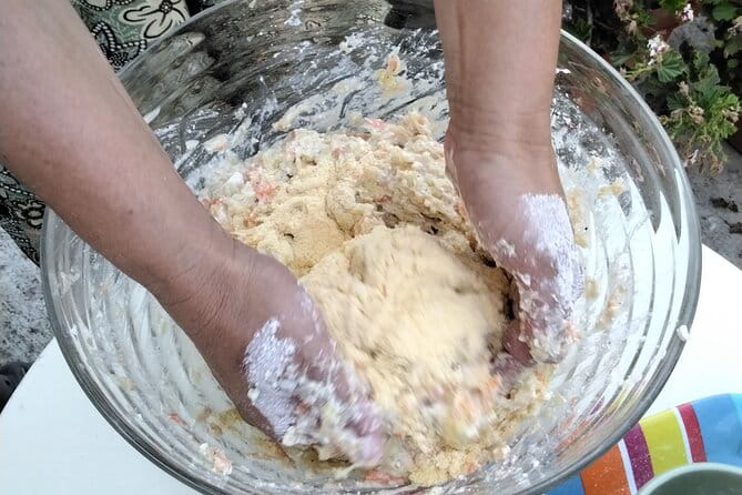 Cook and eat with locals in Thessaloniki - Private group - Exploring the Culinary Heart of Thessaloniki