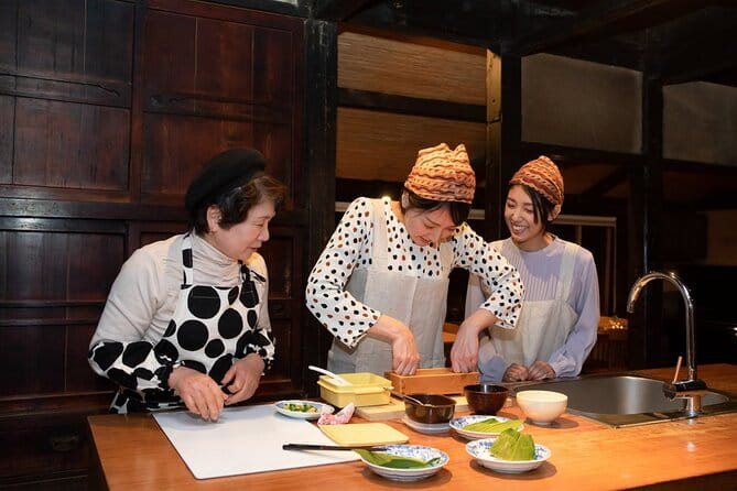 Cooking With a Local Okaasan at Kominka in Ojika Island Nagasaki - Oshizushi: Mastering the Art of Pressed Sushi