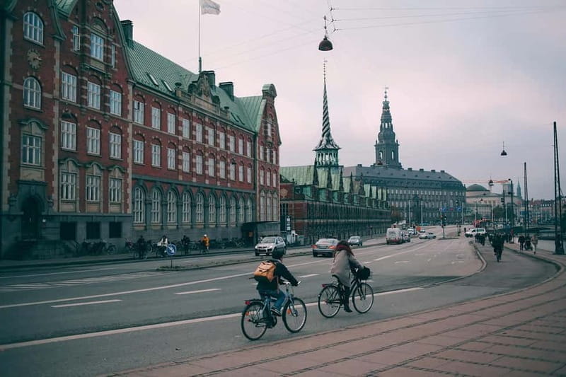 Copenhagen: Guided Bike Tour in French - Discover Copenhagen on Two Wheels: A Deep Dive