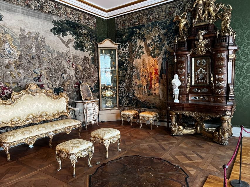 Copenhagen: Private Guided Walking Tour of Rosenborg Castle - Flora Danica and Venetian Glass