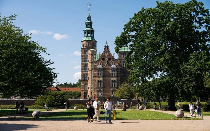 Copenhagen: Rosenborg and Christiansborg Palaces Tour in Spanish - Practical Tips for a Smooth Experience