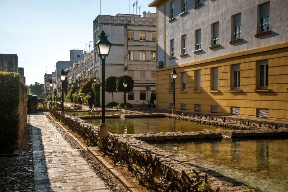 Córdoba: City Sightseeing Hop-On Hop-Off Bus Tour - Tour Logistics and Meeting Points