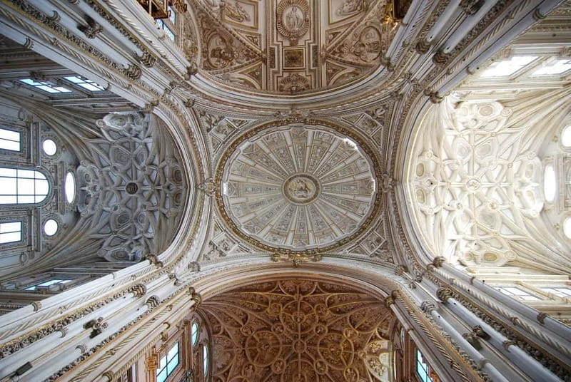 Córdoba: Mosque-Cathedral, Jewish Quarter and Alcázar Tour - Practical Considerations: Timing, Group Size, and Value