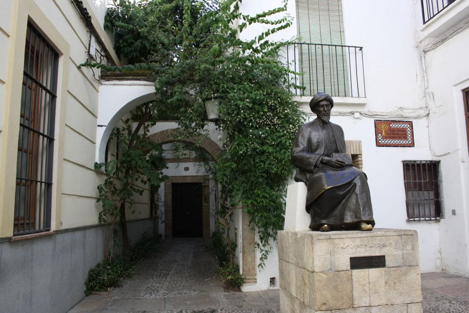 Córdoba Mosque, Jewish Quarter and Alcázar 3-Hour Tour - Inclusions and What to Expect